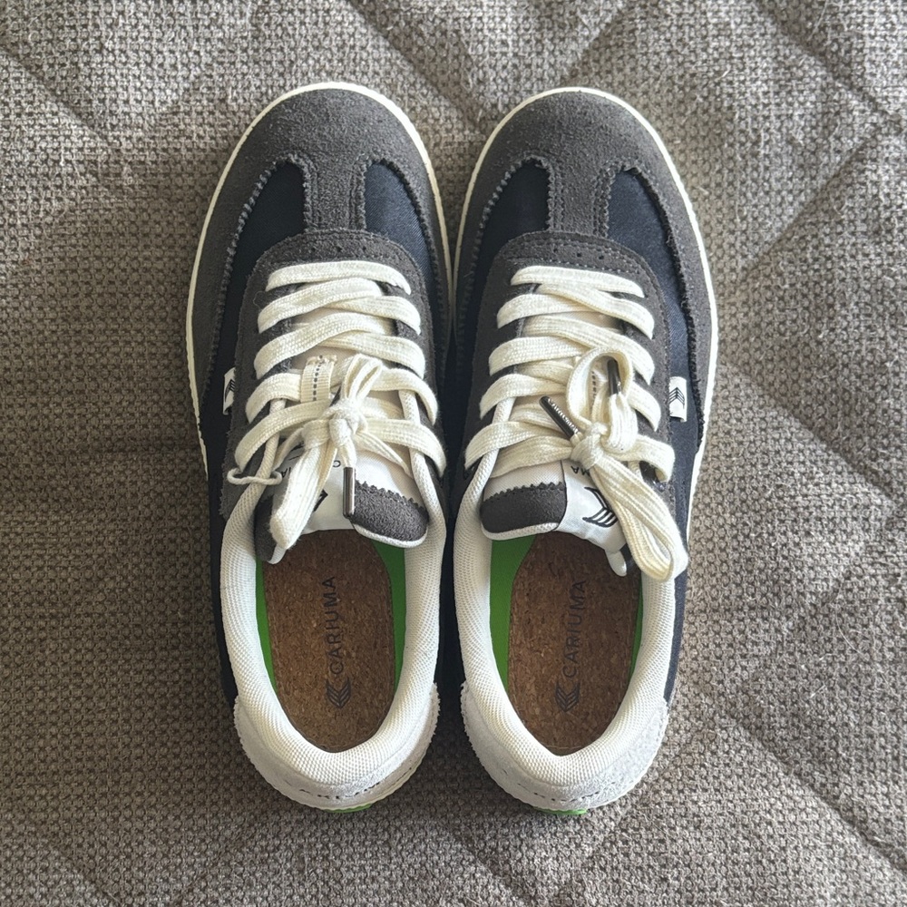 Cariuma Women’s Casual Sneakers